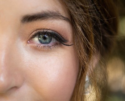 Deze subtiele make-up trend voelt als niets op je huid
