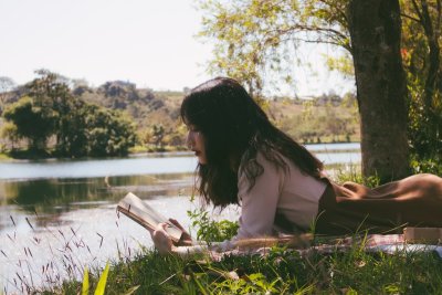 Waarom de boekenvakantie de nieuwe meidenreis is